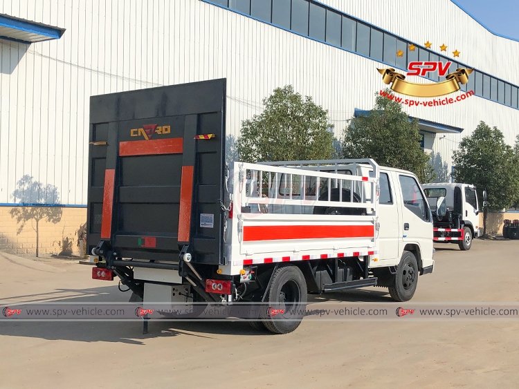 Cargo Truck with Tailgate Lift - RB